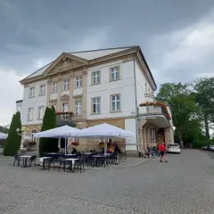 Pałac w Brunowie: Odkryj jego fascynującą historię i architekturę