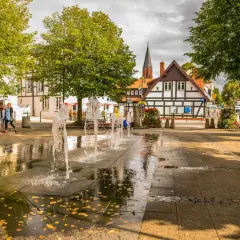 Ile mieszkańców ma Ustka? Zaskakujące dane o ludności tego miasta