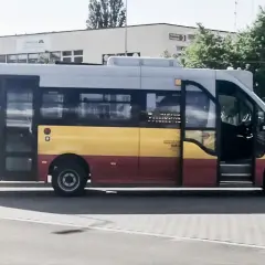 Skąd odjeżdża dar bus w Warszawie? Sprawdź przystanki i lokalizacje