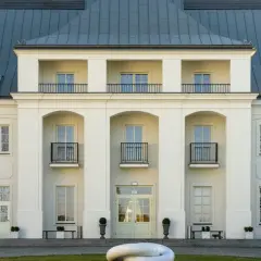 Pałac w Janowie: Historia i tajemnice zabytku, który zaskakuje