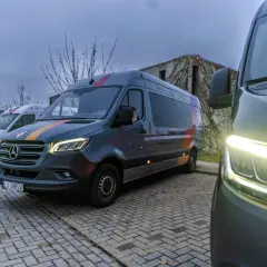 Busy Kraków, Holandia. Flota busów Gregobus gotowa do podróży po Europie.