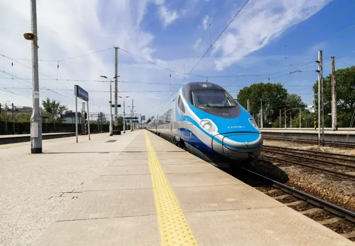 Pendolino Katowice - Kołobrzeg: sprawdź cenę biletu na podróż szybkim pociągiem.