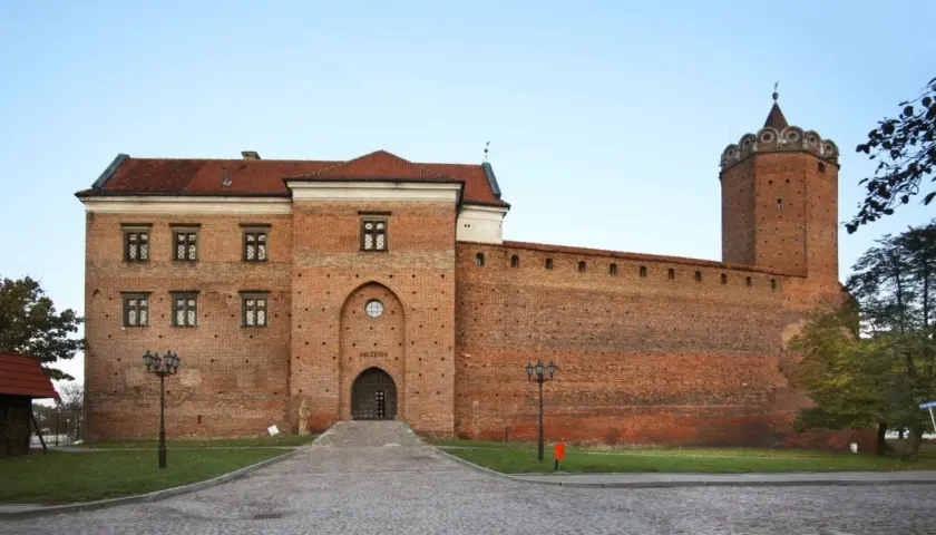 Zamek królewski w Łęczycy: historia, tajemnice i atrakcje turystyczne