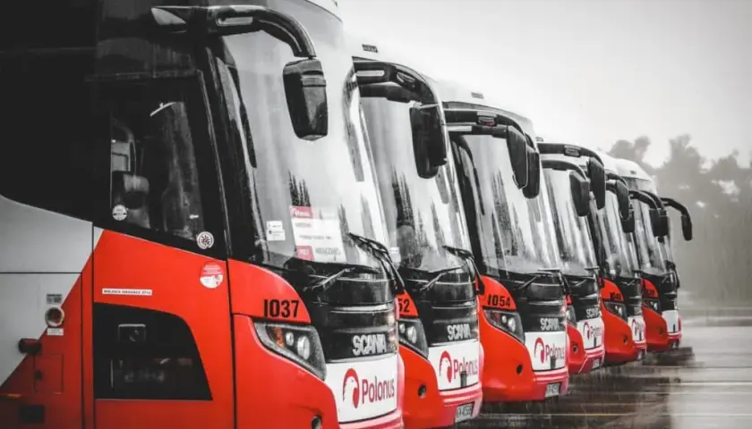 Skąd odjeżdża autobus 700 z Warszawy Centralnej? Sprawdź szczegóły