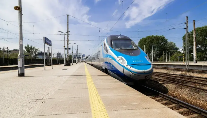 Pendolino Katowice - Kołobrzeg: sprawdź cenę biletu na podróż szybkim pociągiem.