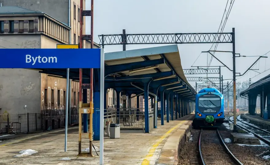 Bytom-Rybnik - Pociąg czy Samochód? Wybierz najlepszą trasę!