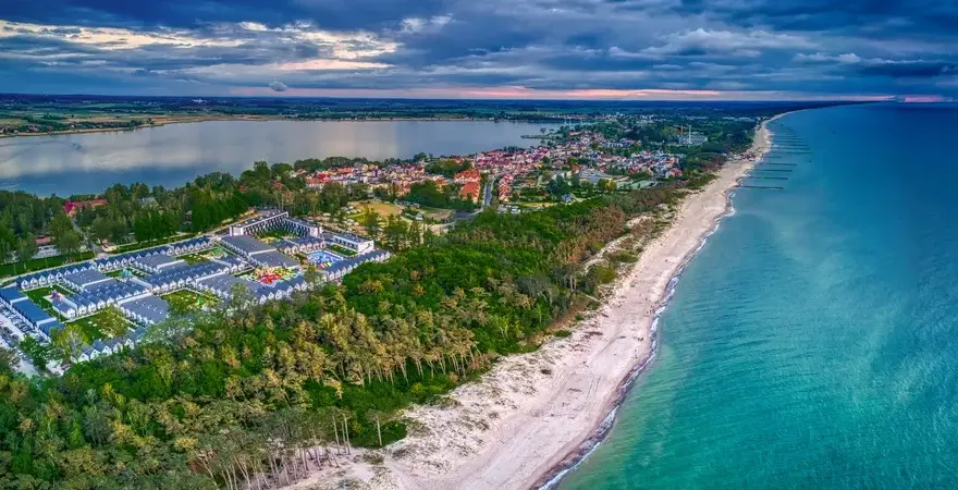 Ile km do Mielna? Sprawdź, jak daleko jest z Twojego miasta