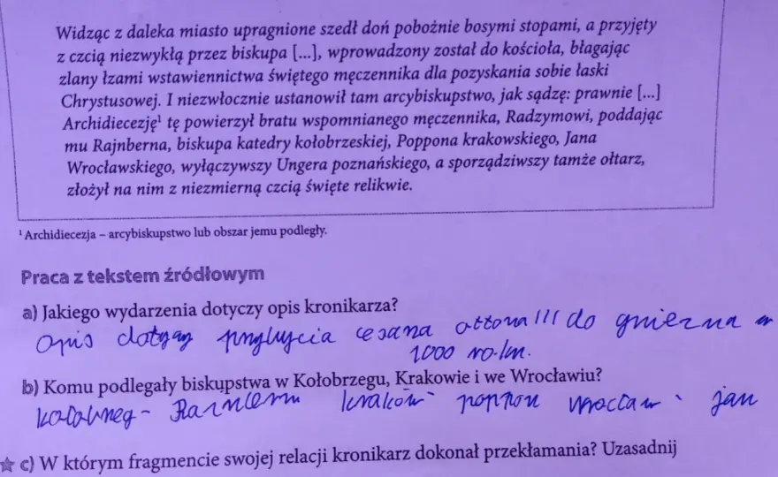 Komu podlegały biskupstwa w Kołobrzegu, Krakowie i Wrocławiu?