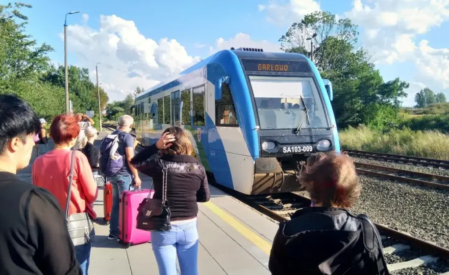 Jak dojechać ze Sławna do Darłówka? Poradnik wyboru transportu