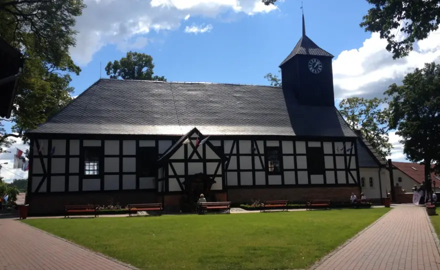 Sianowo - Skąd bierze się fenomen kultu Królowej Kaszub?