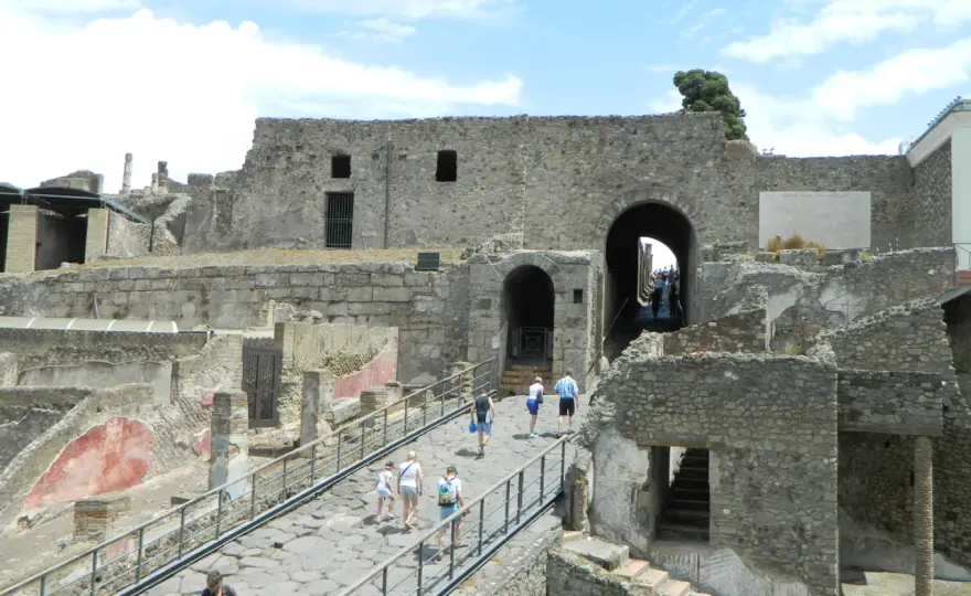 Circumvesuviana - przewodnik Neapol, Pompeje, Sorrento