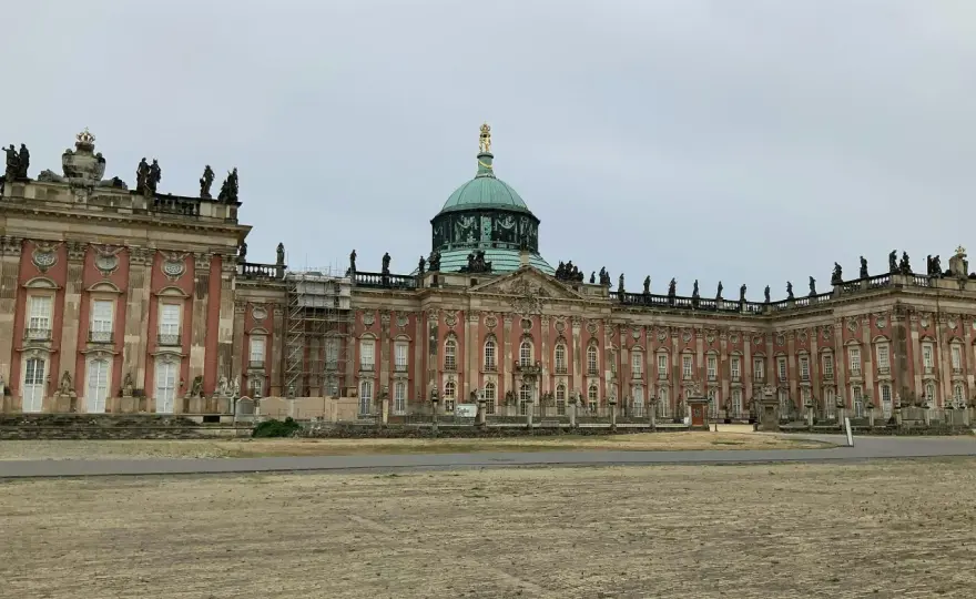 Nowy pałac w Poczdamie: Fascynująca historia i architektura, które musisz znać