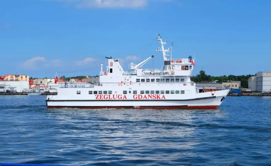 Bilet z Gdyni na Hel - Ile kosztuje i jak uniknąć dopłat?