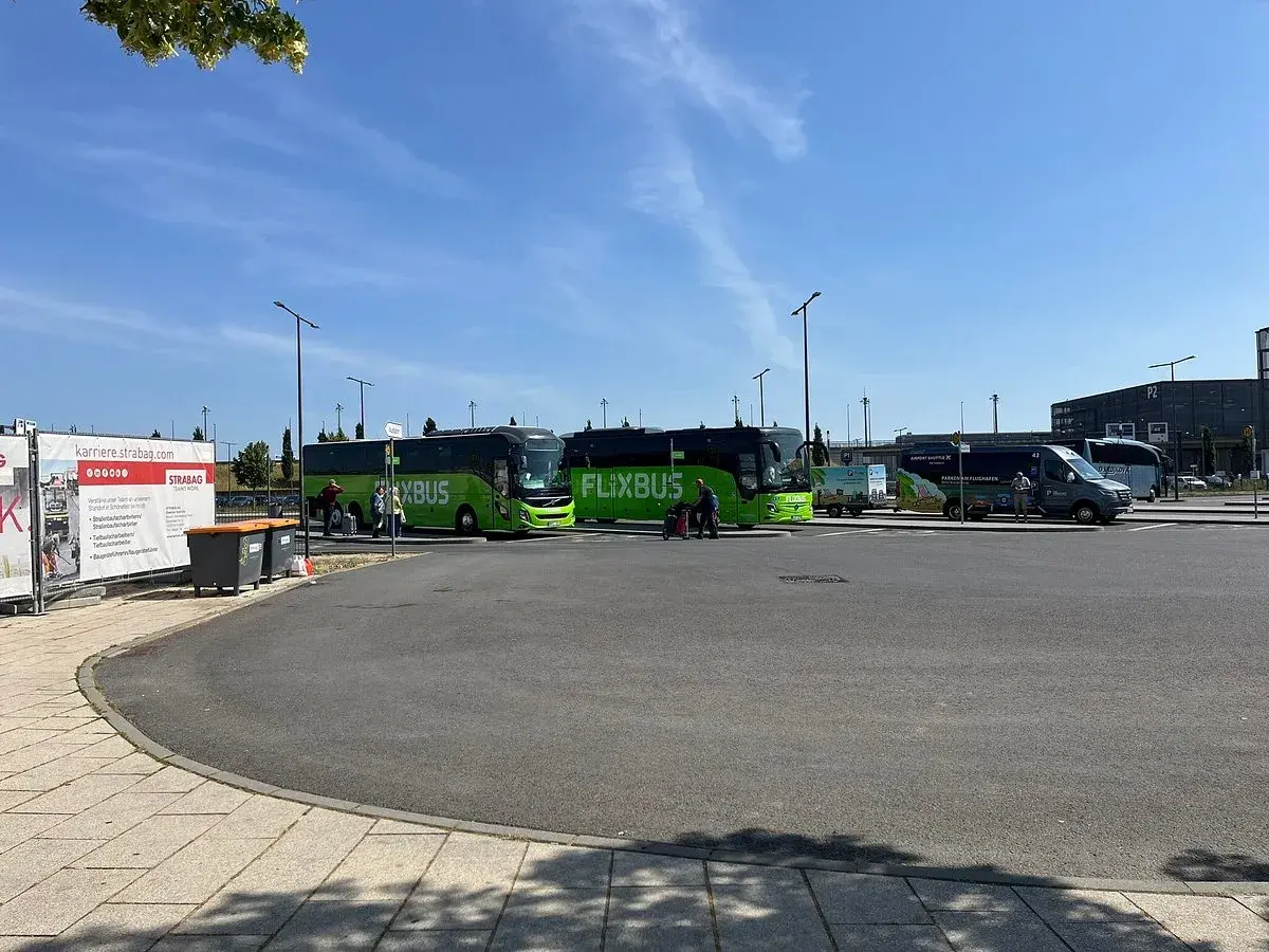 Polski bus Wrocław: Gdzie naprawdę odjeżdża i co musisz wiedzieć