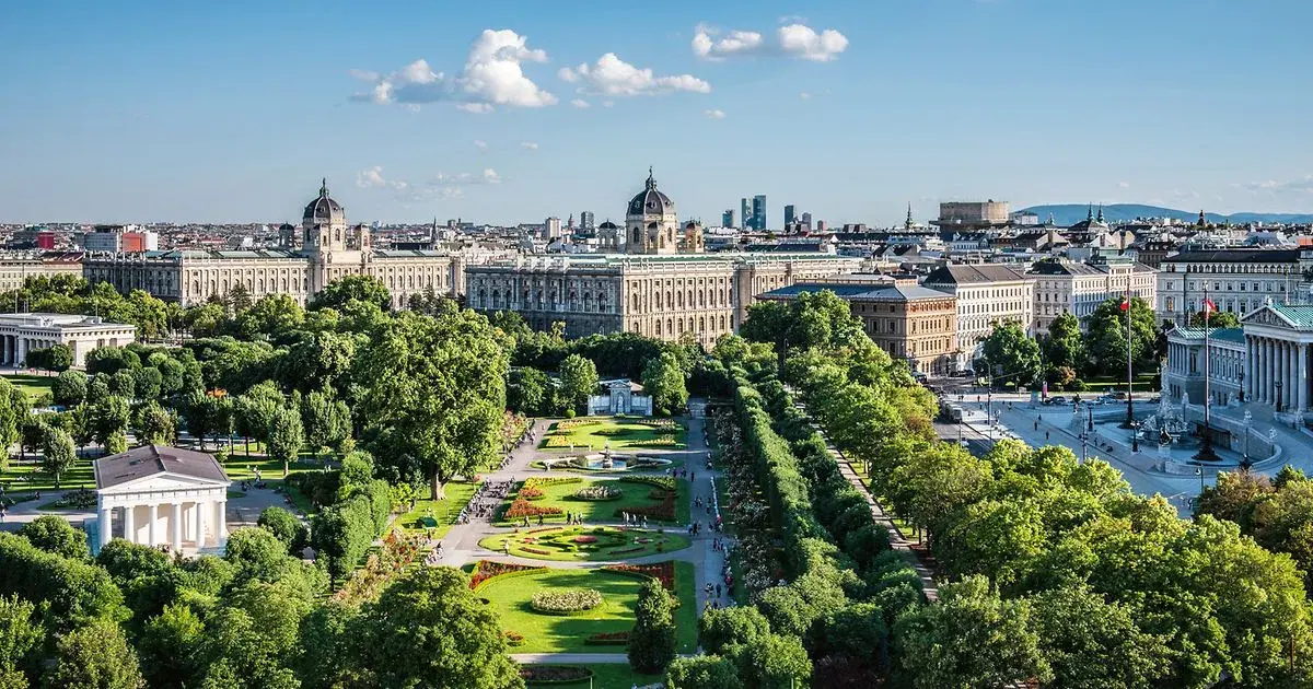 Pałac Kinskich w Wiedniu: Historia, architektura i tajemnice tego miejsca