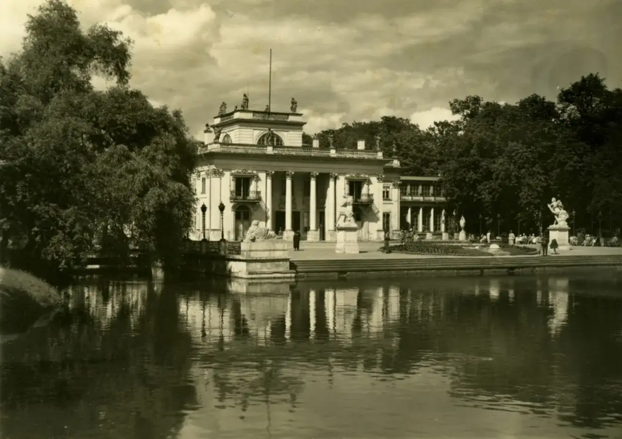 Zdjęcie Pałac na wodzie w Łazienkach: Historia i tajemnice, które zaskakują